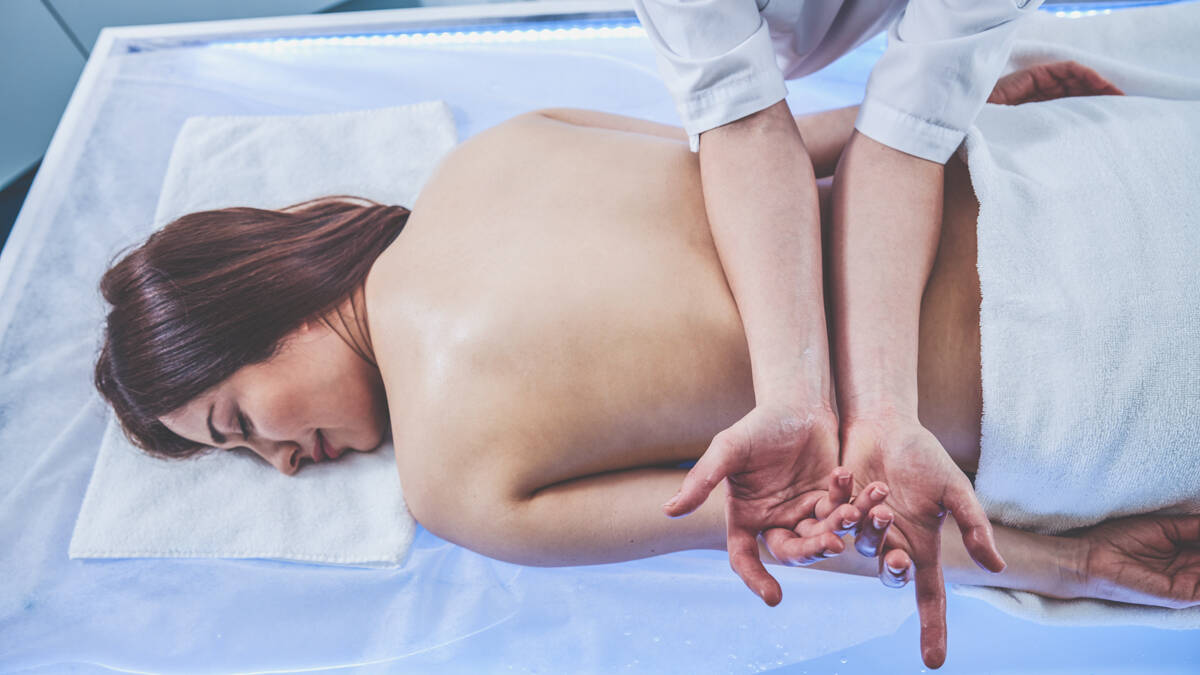 Can Massage Therapy Help Manage Scoliosis Pain & Discomfort